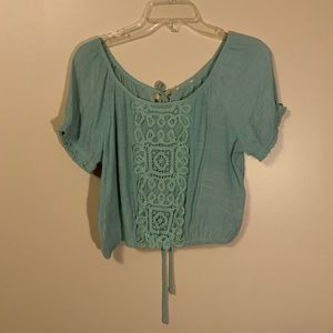 Short sleeve cropped shirt